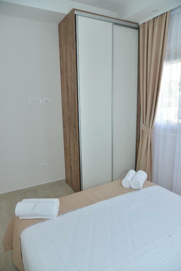 Helada Apartments Тиват Экстерьер фото