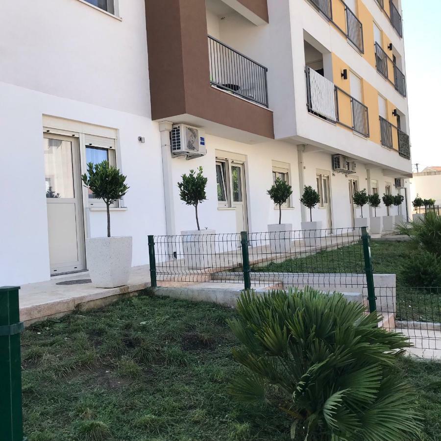 Helada Apartments Тиват Экстерьер фото