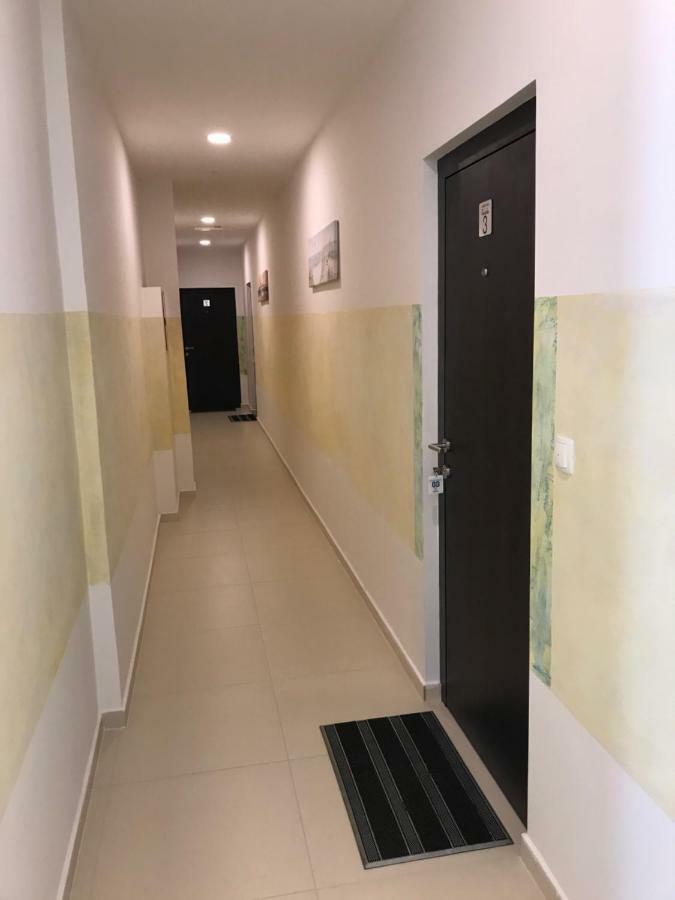 Helada Apartments Тиват Экстерьер фото