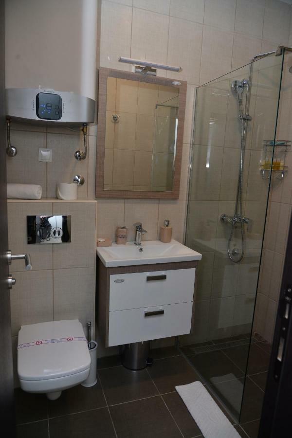 Helada Apartments Тиват Экстерьер фото
