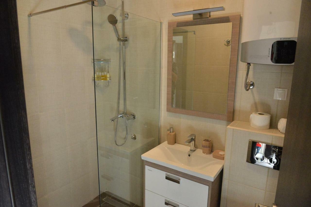 Helada Apartments Тиват Экстерьер фото