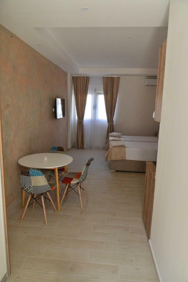 Helada Apartments Тиват Экстерьер фото